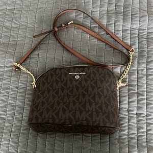 Cross body purse